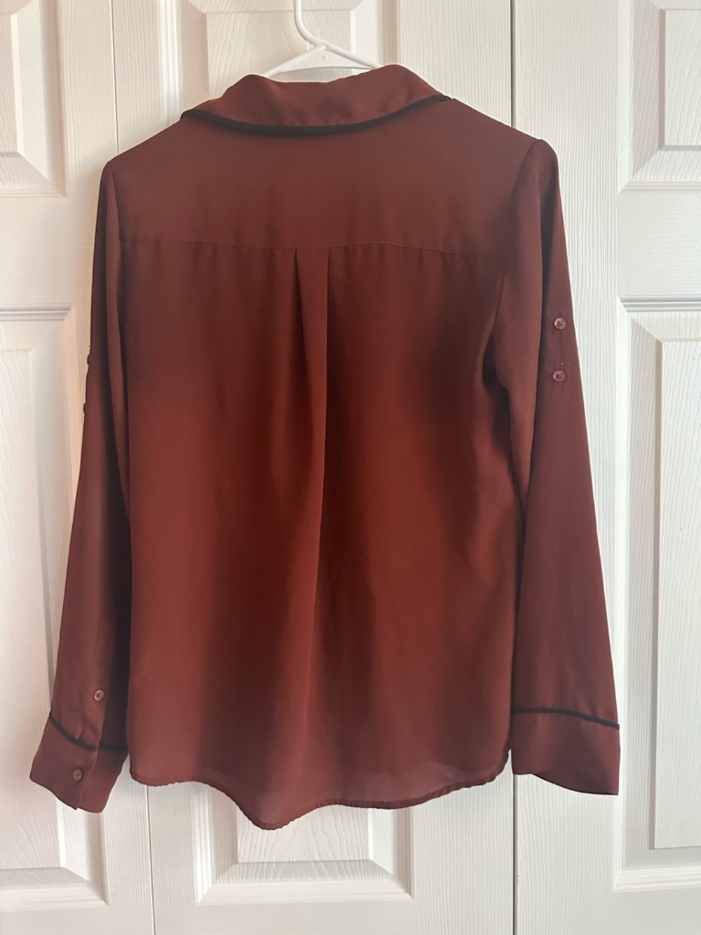 Express Women's Rust-Brown Button-Down Blouse with Contrast Trim - Picture 2 of 3